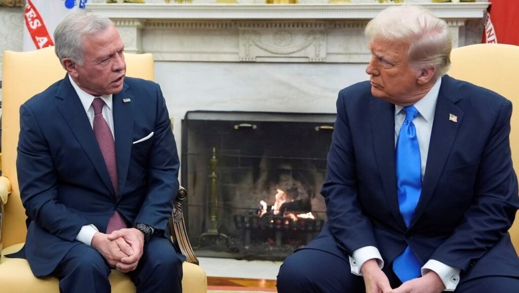 العاهل الأردني أكد لترامب وجود خطة عربية لا تنطوي على تهجير سكان غزة