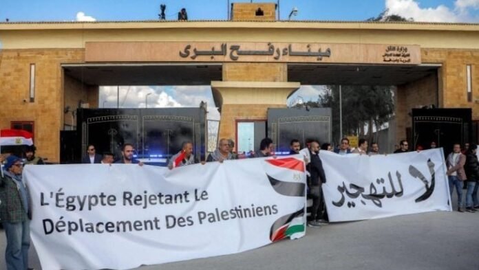 السلطات المصرية سمحت باحتجاجات شعبية عند معبر رفح ضد مقترحات ترامب